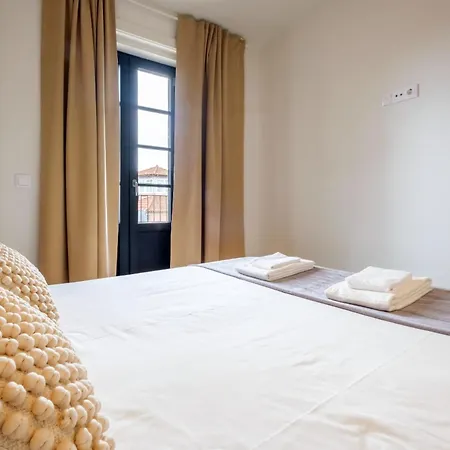 Art Deco 42 Luxury 2br Downtown Metro Ac Apartman