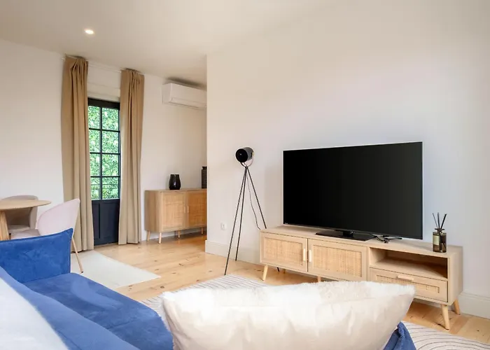 Art Deco 42 Luxury 2br Downtown Metro Ac * Porto