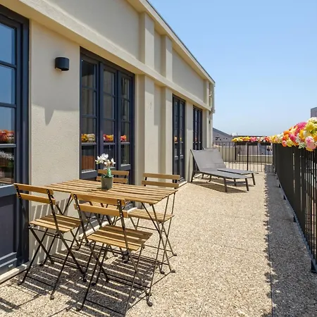 Art Deco 42 Luxury 2br Downtown Metro Ac